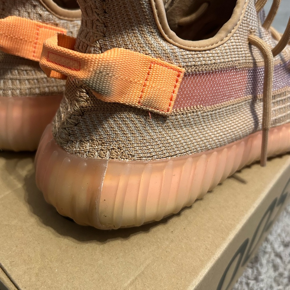 Adidas Yeezy Boost 350 V2 Clay - Picture 4 of 6